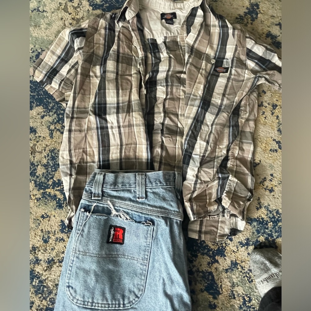 Wrangler riggs jeans - comes with a free bottom up